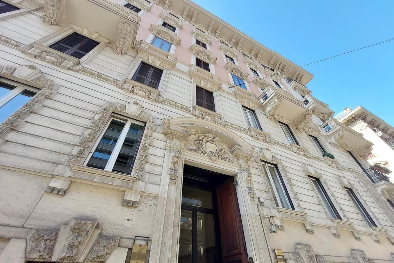 Appartamento "Corso - Cuore Di Roma" By Flatinrome Exterior photo